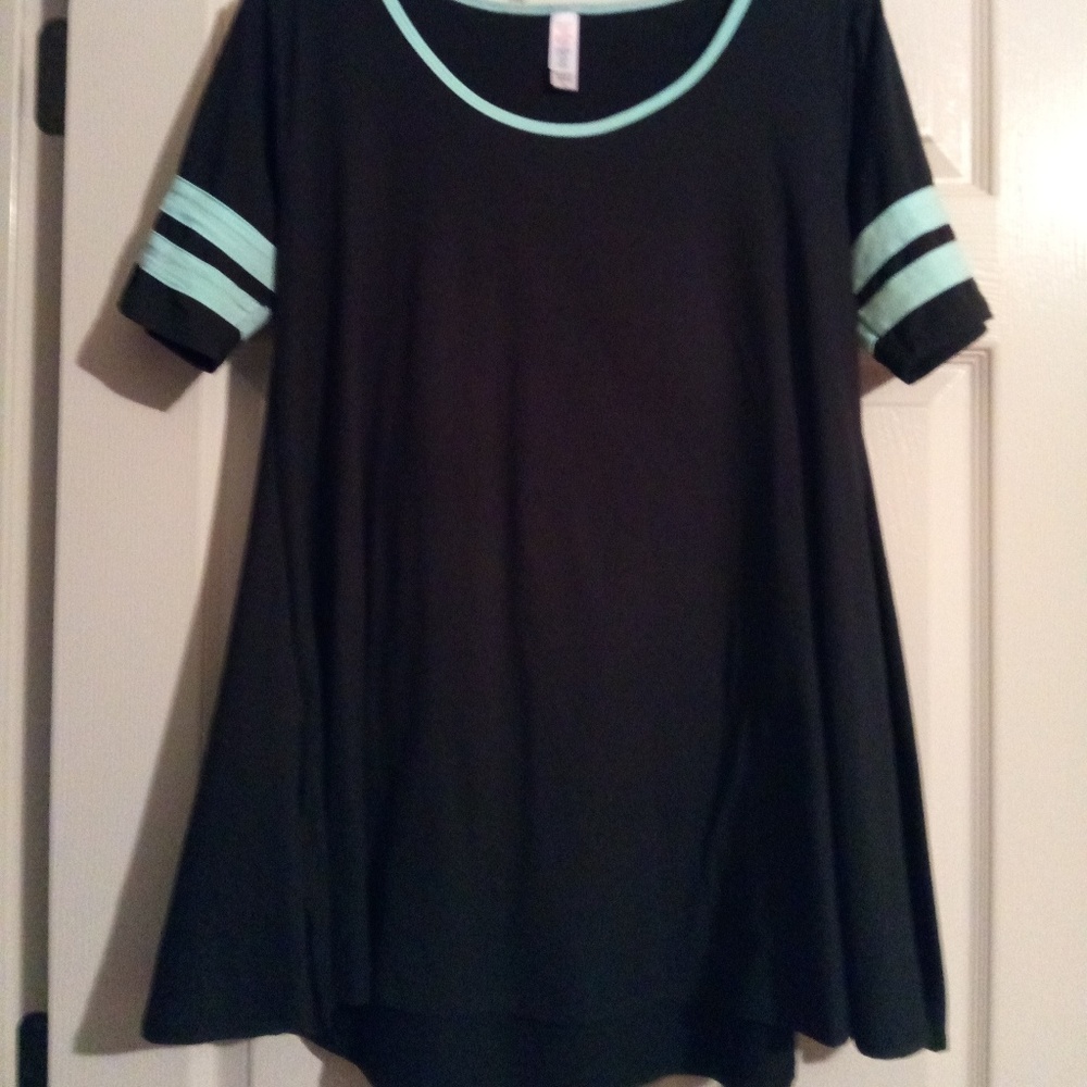 LulaRoe Perfect Tee